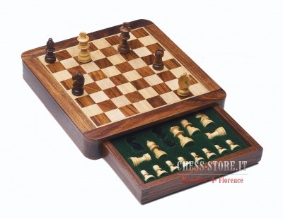 Wooden magnetic chess set